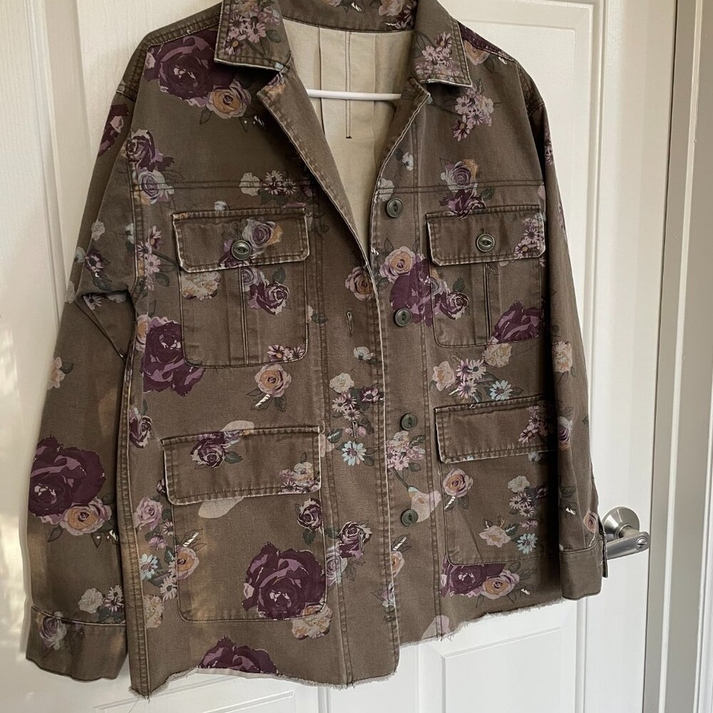 Camo Jacket Size M - Picture 10 of 10